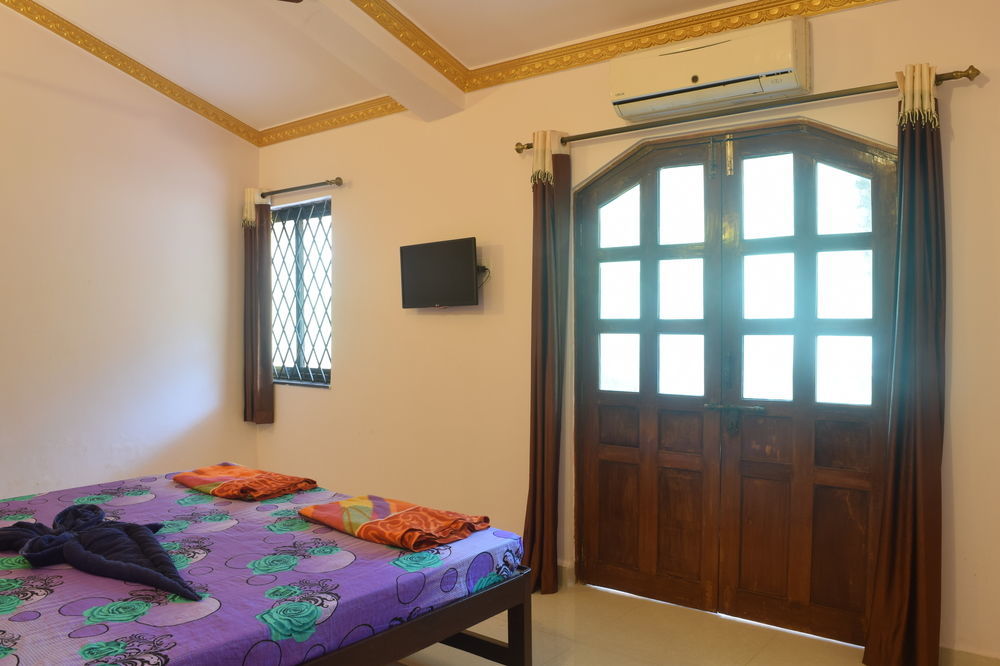 Veronica Resort By The Beach Calangute Exterior photo