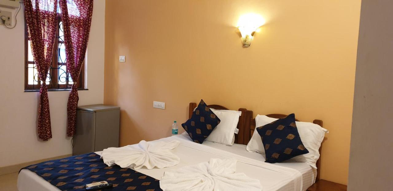 Veronica Resort By The Beach Calangute Exterior photo