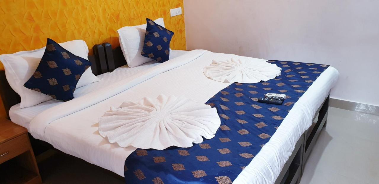 Veronica Resort By The Beach Calangute Exterior photo