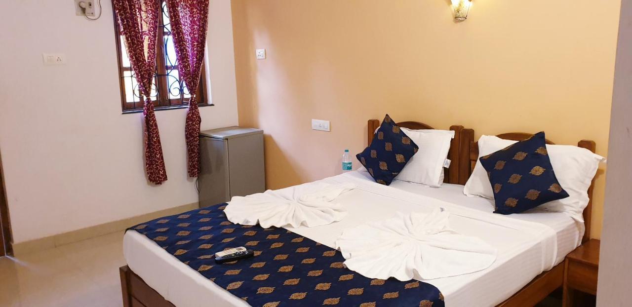 Veronica Resort By The Beach Calangute Exterior photo