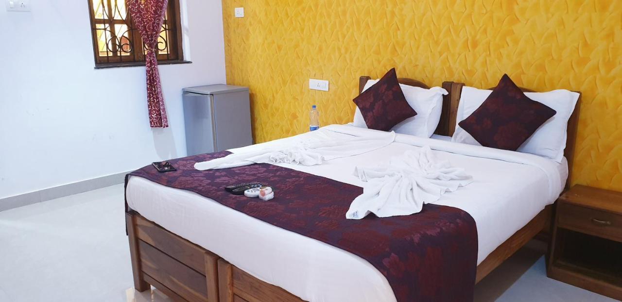 Veronica Resort By The Beach Calangute Exterior photo