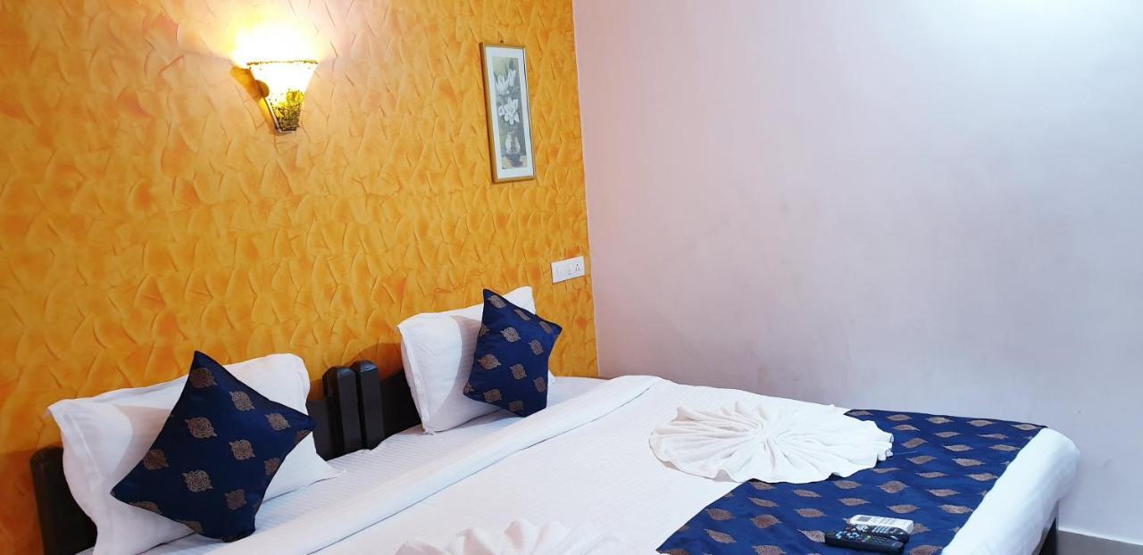 Veronica Resort By The Beach Calangute Exterior photo