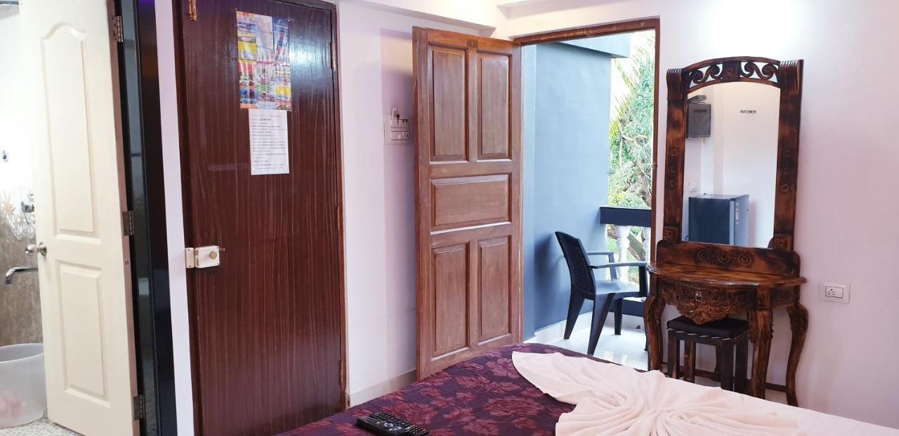 Veronica Resort By The Beach Calangute Exterior photo