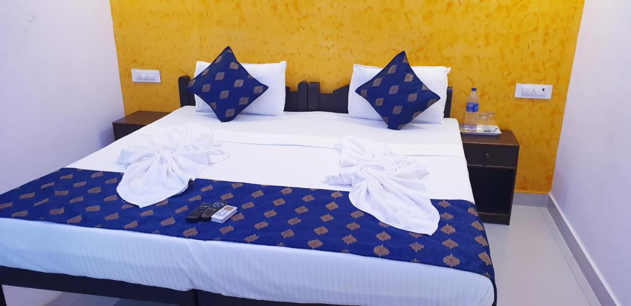 Veronica Resort By The Beach Calangute Exterior photo